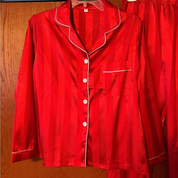 NWOT Striped Satin Feel Women’s Pajama Set Sz Medium Red, Bottoms Waist Elastic - Picture 3 of 12